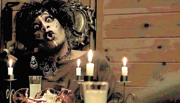 Aparte de ser productor, Jorge Ameer participó en la película. ()