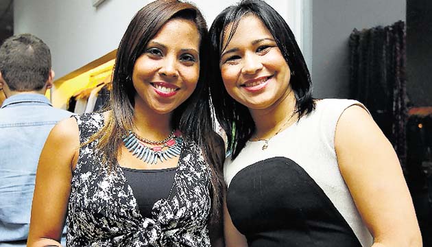 4. Raquelita de Cazabón y Fátima de García.