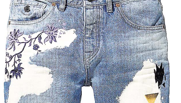 Pantalones con distintos estampados, los más buscados.