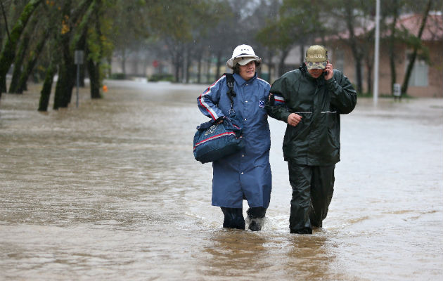 Muchas personas no pudieron ir al trabajo. Foto/ AP