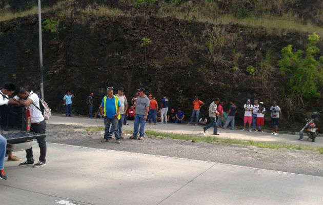 Obreros del proyecto PAC 4 en huelga. Foto/Cortesía