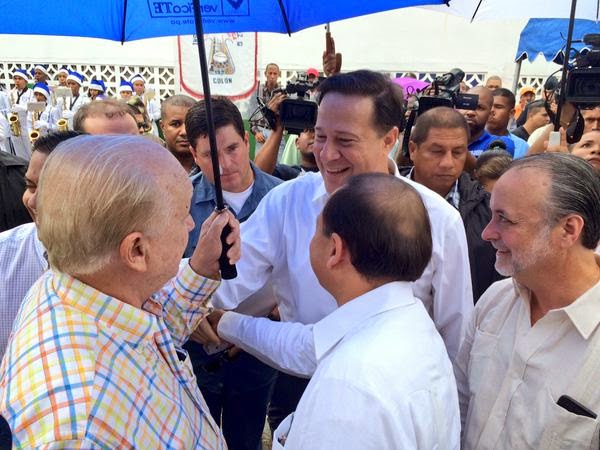 Valdés Escoffery junto a Varela en un acto del Tribunal Electoral realizado en la provincia de Colón.