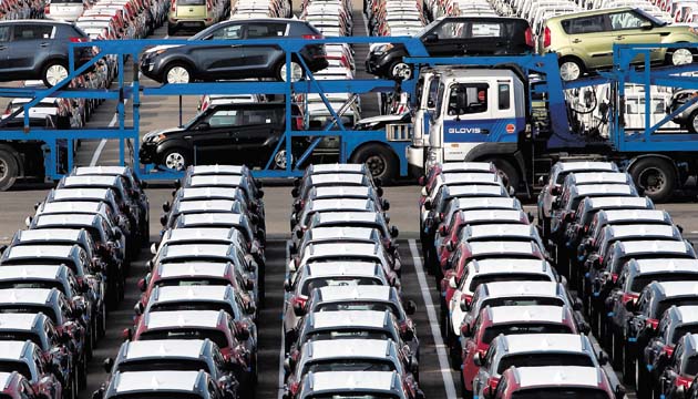 Los fabricantes de automóviles proyectan aumentar la producción