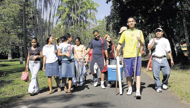 Las excursiones. Más si se realizan junto a la familia ayudan a conocer el país y aprender a valorar la floresta y la riqueza de la fauna tropical.