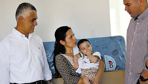 Familia veragüense recibió regalo en Día de Reyes