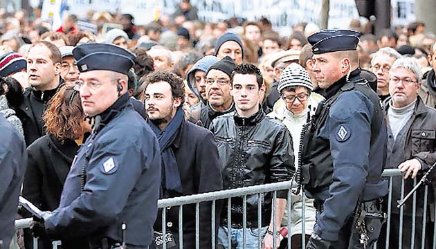 Máximas medidas de seguridad en París.(AP)