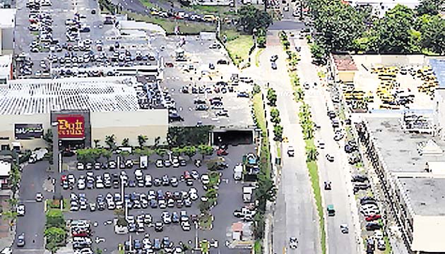 Solución va más allá del cobro en los estacionamientos de comercios