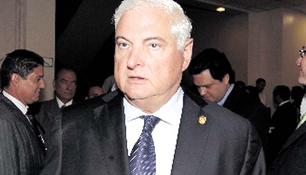 Ricardo Martinelli - Expresidente: “Bien dije yo, cuando el presidente Juan Carlos Varela ganó las elecciones, Dios nos coja confesados. Estamos ante el más grande dictador; en la madrugada de hoy, a los señores Garuz y Pérez les allanaron sus residencias como si fuera un caso de drogas y se los llevaron presos. Esto es una persecución política contra ellos”.