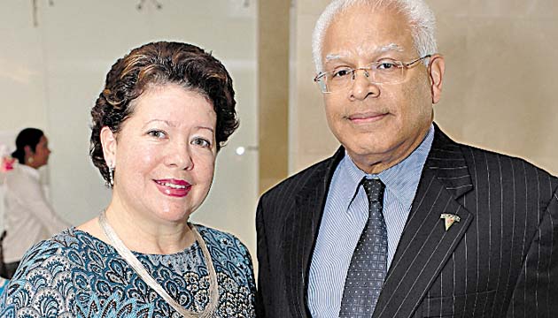 8. Flavia de Morales y Moisés Veliz.