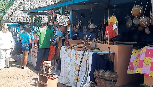 Todo tipo de productos de la región son ofrecidos en la feria.(FOTO Thays Domínguez)