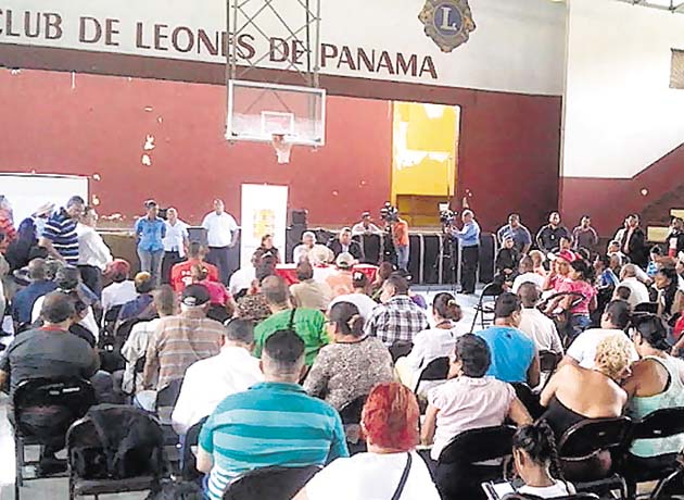 Revitalizar el espacio público de la Peatonal. Con 13,500 metros cuadrados de área caminable y 751 metros desde la Plaza Santa Ana hasta la 5 de Mayo, lo que se quiere es reubicar a los buhoneros en quioscos mejor trabajados.