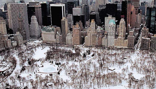 En 1996, Central Park y Manhattan quedaron cubiertos de nieve.(AP)