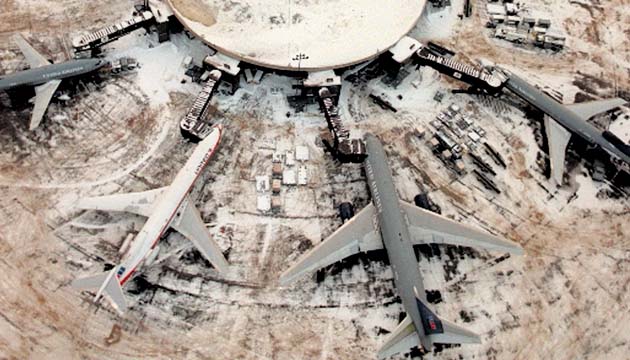 Cancelan miles de vuelos en el noreste por tormenta