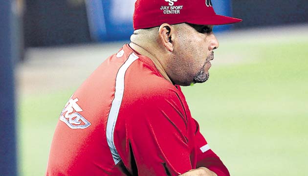 Maldonado dijo que se siente contento con el “no hit no run” de Frías, porque en el equipo se prepara a los chicos para que les vaya bien.(Anayansi Gamez)