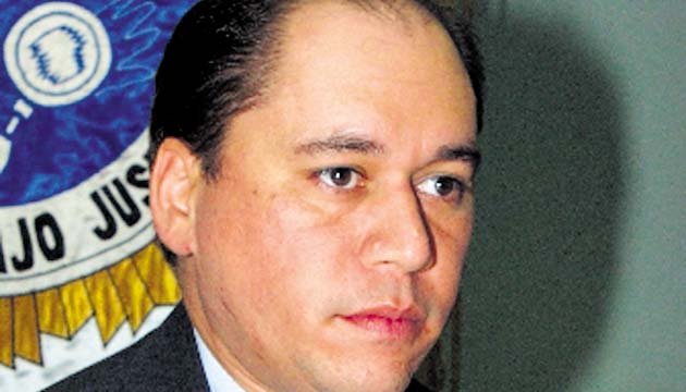 Ministro Aguilera dice que trata de sumar a jóvenes a Barrios Seguros