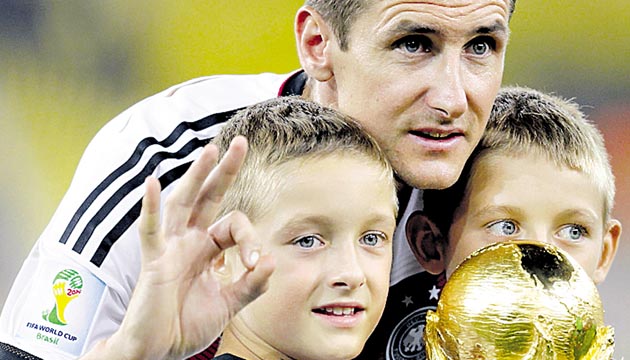 Klose se despidió como el máximo goleador de los Mundiales.(AP)