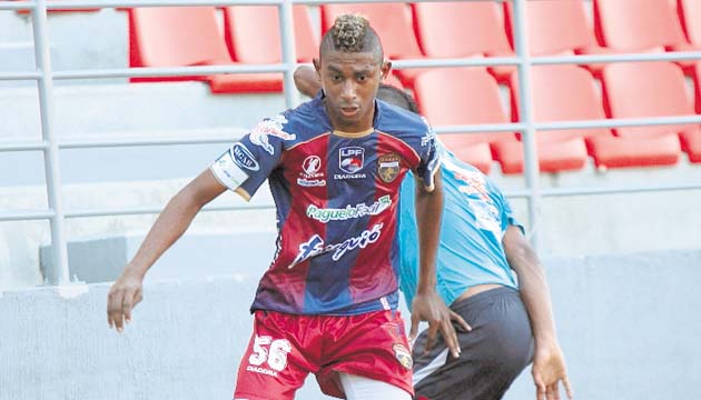 Plaza es de los equipos con más benefactores en su camiseta.(Anayansi Gamez)