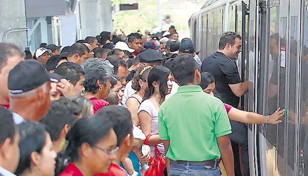 El metro se convirtió en una alternativa para los usuarios.(Archivo)