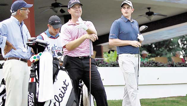 Compañía. Hunter Haas (centro) ha visitado en varias oportunidades el Canal de Panamá, sin embargo, no tiene inconvenientes en ir una y otra vez si uno de sus compañeros se lo pide.(Anayansi Gamez)