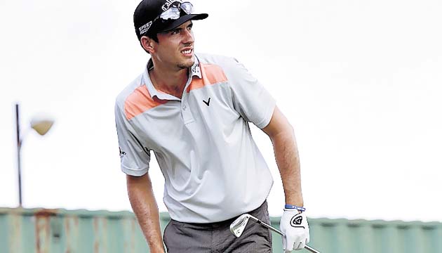 Trevor Simsby. El jugador norteamericano aprovechó su estancia en Panamá para recorrer algunos lugares de interés. Junto al golfista Ben Geyer, fue por primera vez al Canal de Panamá. (Anayansi Gamez)