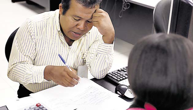 Debe tener su recibo de pago de impuesto de las declaraciones de renta al día, hay tres plazos para pagar este impuesto: en abril, agosto o diciembre. También se puede hacer un solo pago. Debe tener su paz y salvo de impuesto y su carta de referencias comerciales, personales, que pueden ser de clientes o proveedores.