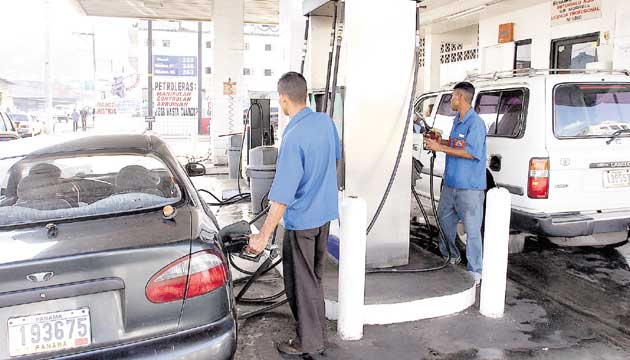 Ayer se dio el primer aumento de la gasolina en 2015.(Archivo)