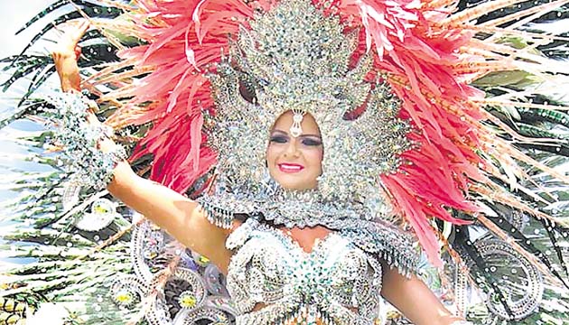 Gabriela Alejandra Garrido, reina de Calle Abajo 2015.(Facebook: Calle Abajo Las Tablas)