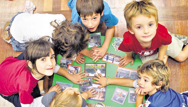 Los infantes deben socializarse. Esto es necesario para su desarrollo.