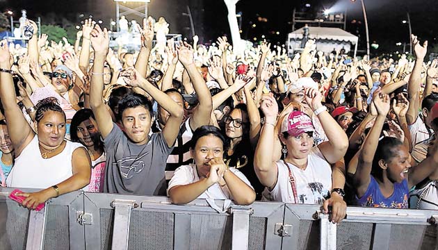 Los panameños corearon los temas de sus cantantes favoritos.
