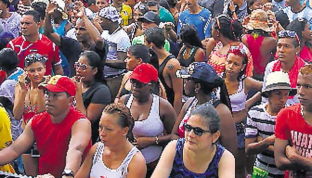 El público se marchó tarde de la Cinta Costera.