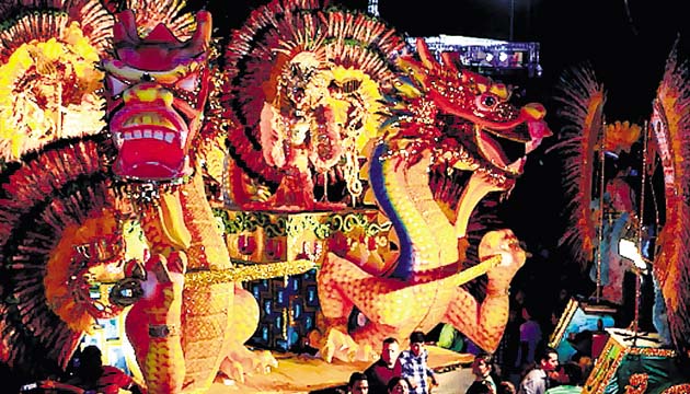 Dragones. Uno de los carros de Calle Abajo.