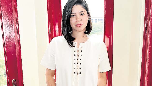Andrea Sousa, diseñadora panameña emergente.