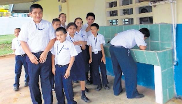 Escuelas deben adecuarse para incorporar nueva tecnología