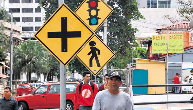 Panameños desconocen el significado de señalizaciones 