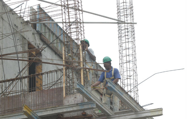 El sector construcción no ha dejado de ser el de mayor preponderancia en las vacantes laborales. Foto/Archivo