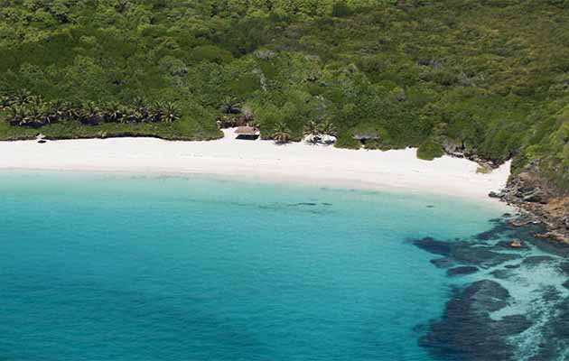 Playa de Mustique, foto aéreo de la página oficial Mustique-island.org