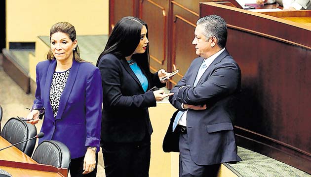 La audiencia de Alejandro Moncada Luna afectó la sesión en el Pleno de la Asamblea Nacional, tras ser suspendida ante la expectativa por la espera del informe médico que debía validar la incapacidad del magistrado separado.