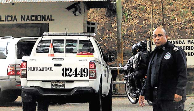 El subdirector de la Policía Nacional, David Ramos, en El Renacer.