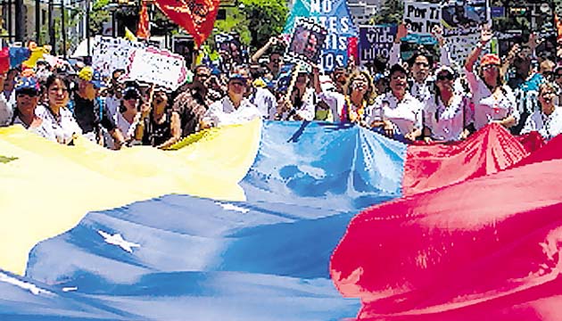 Venezolanos exiliados de Miami aplauden la aplicación de sanciones