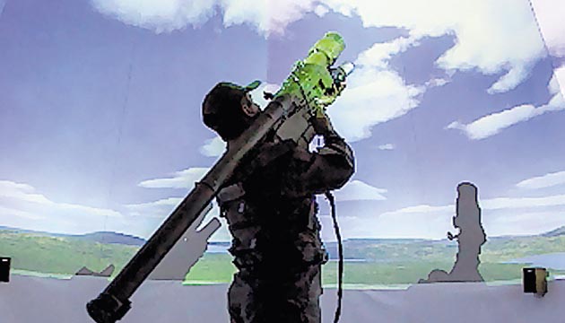 Militar practica con lanzamisiles.(EFE)