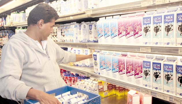 Autoridades estudian si continúan con el Control de Precios.(Archivo)