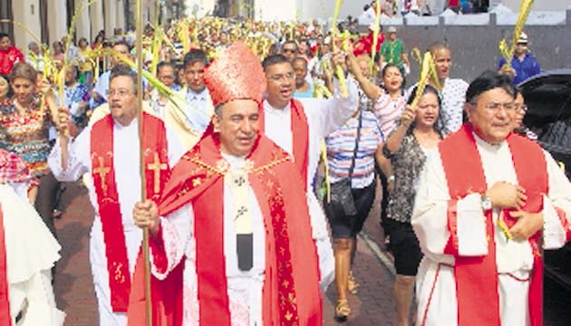 Católicos se preparan para el triduo pascual