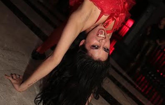 La reina del equilibrio del Vampire Circus, foto Aurelio Herrera