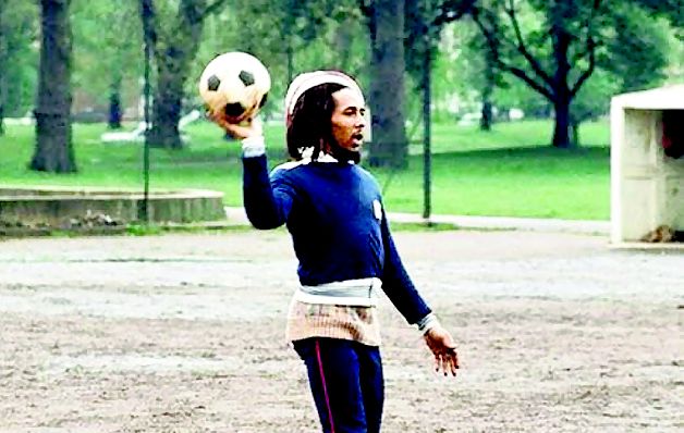 Bob, el fútbol y un amor como paso a la muerte 