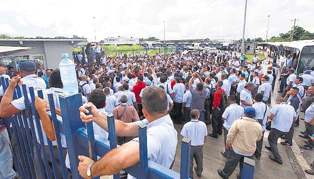 Los conductores temen por el pago de sus liquidaciones.(Archivo)