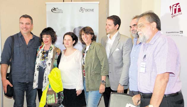 Del Solar, Geraldine Chaplin, Diana Sánchez, Pituka Ortega, Yasser Arosemena, Stephan Proaño y Karin Ainouz (izq-der).