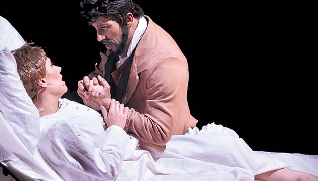 Con Cristina De La Fuente, en el musical “Les miserables”, en 2014.