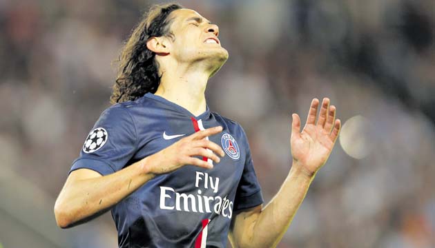 Edinson Cavani luchó, pero no pudo evitar la derrota del PSG.(AP)