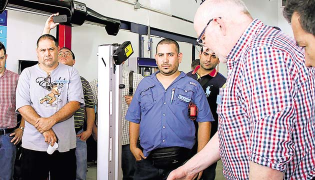 A partir del 1 de enero de 2016, todos los vehículos requerirán el Certificado de Inspección Vehicular, y en 2017 se deberá contar con el control de emisiones de gases.