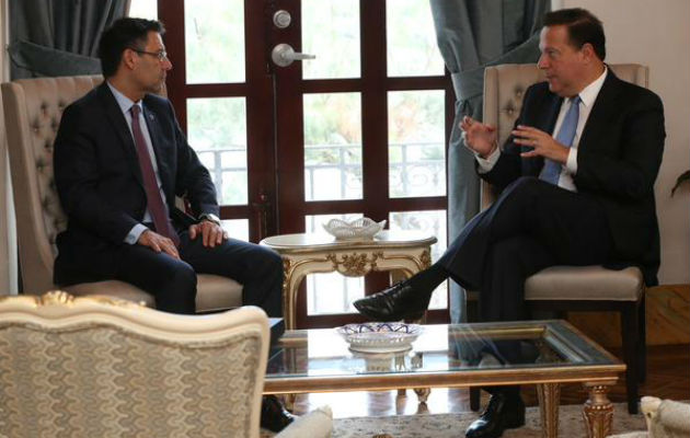 El presidente Juan Carlos Varela se reunió con presidente del Fútbol Club Barcelona, Josep María Bartomeu. Foto/@JC_Varela